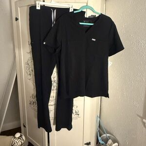 NWT Figs Black Technical Collection Scrub Set